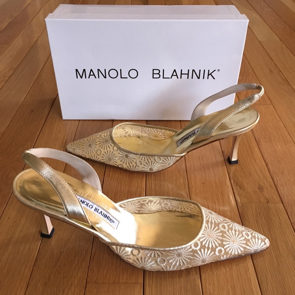 Manolo Blahnik Carolyne Pumps